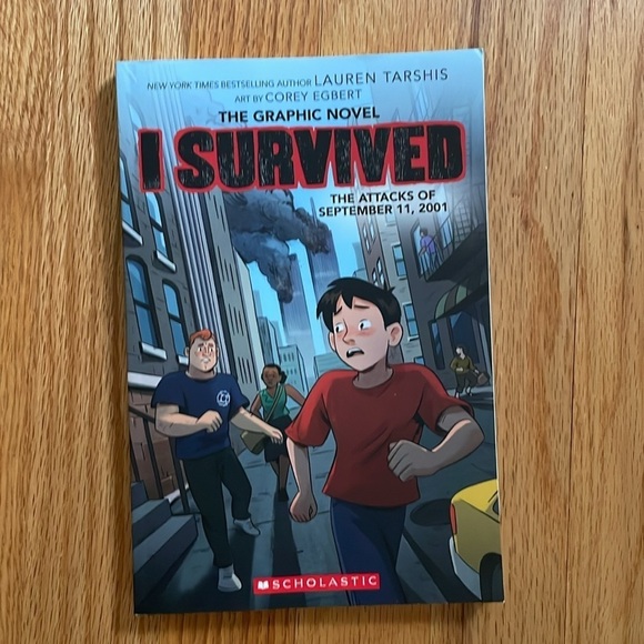 Graphic Novels Book Lot Ghosts Sisters I Survived Bundle of 3 - Picture 4 of 5